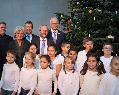 Weihnachtsbaum-Aufstellen im Bundestag